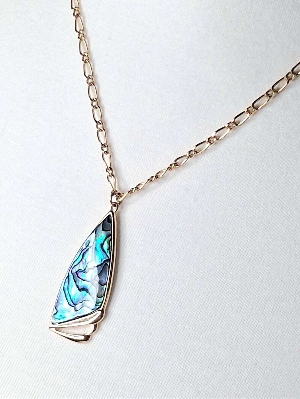 Ariki | Vintage | Paua Shell Pendant on Figaro 